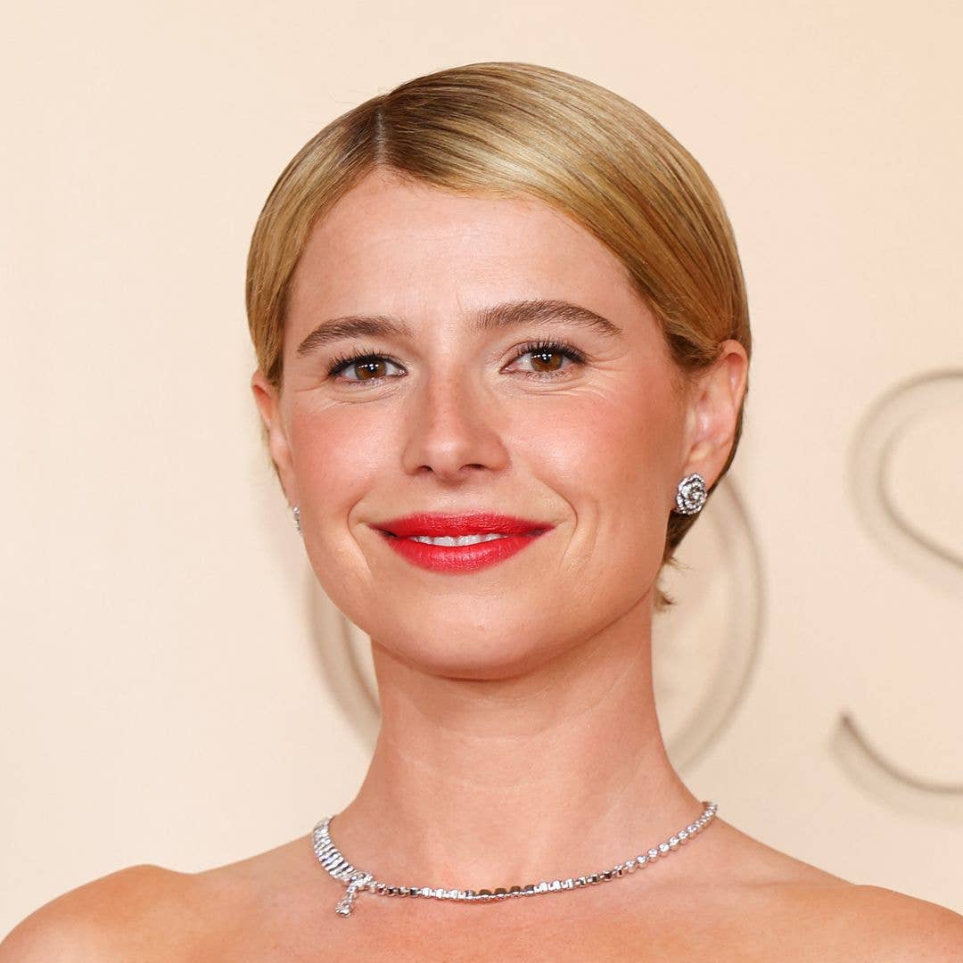 Jessie Buckley stuns in breathtaking Chanel dress on the Oscars 2026 red carpet